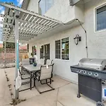 Midcentury Modern Home With Pool 10 Min To Strip Great For Family