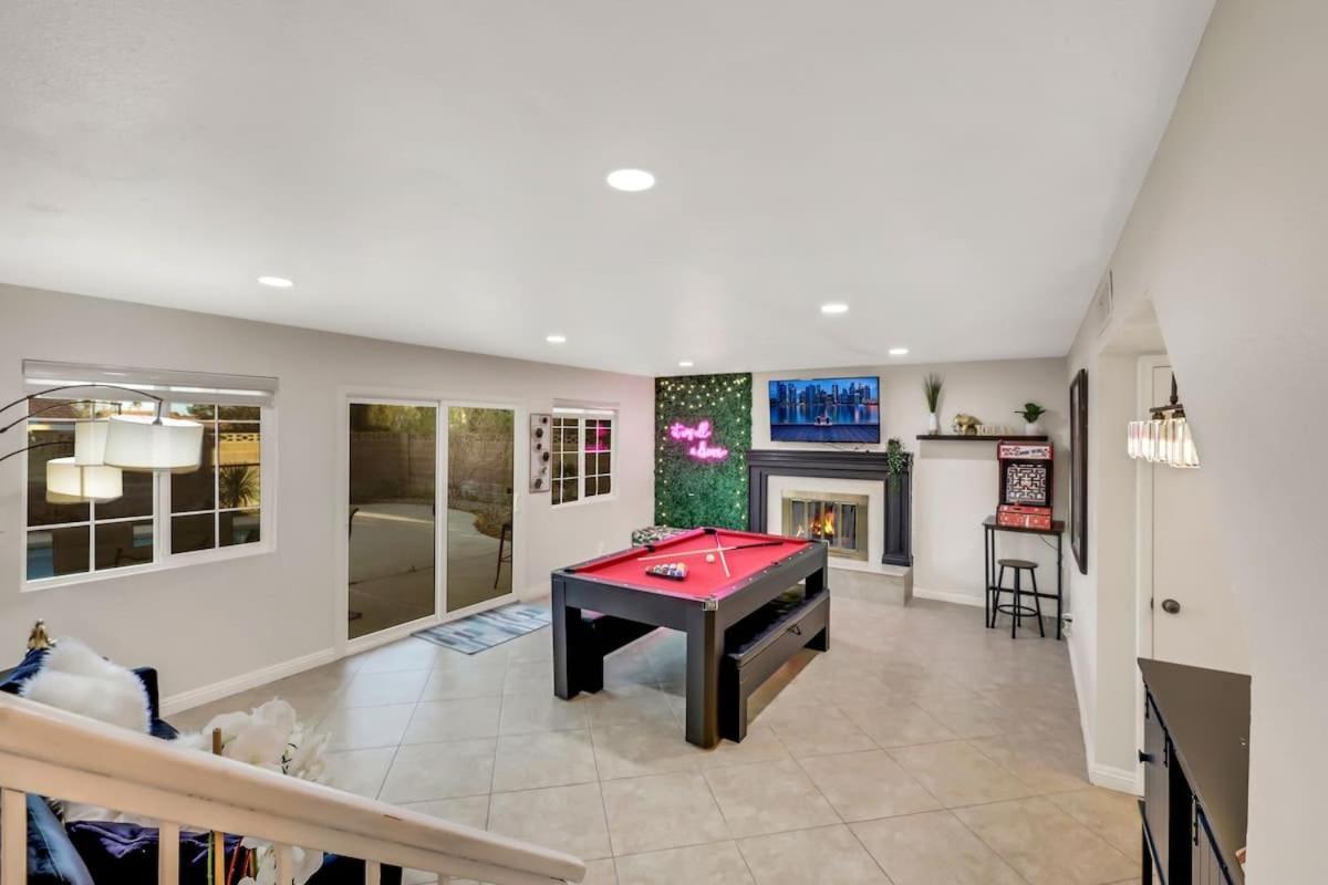 Midcentury Modern With Pool 10 Min To Strip Great For Family *
