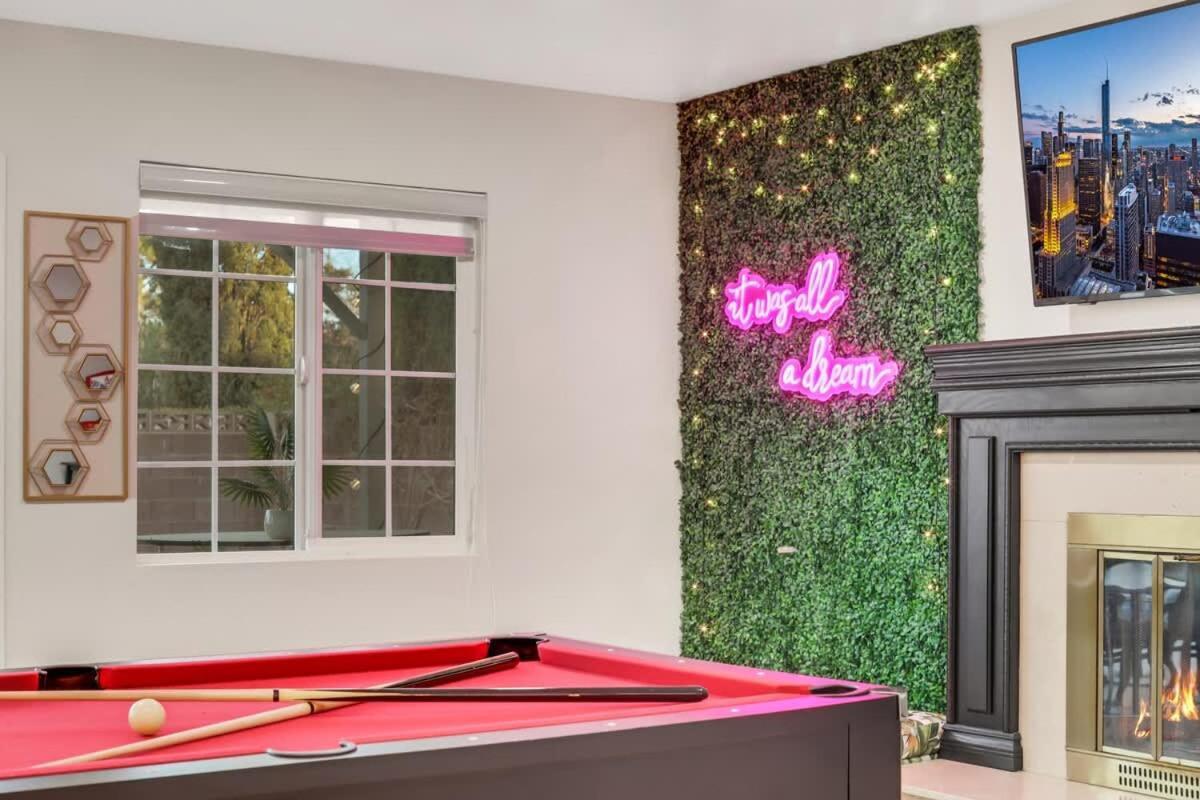Holiday home Midcentury Modern With Pool 10 Min To Strip Great For Family Las Vegas